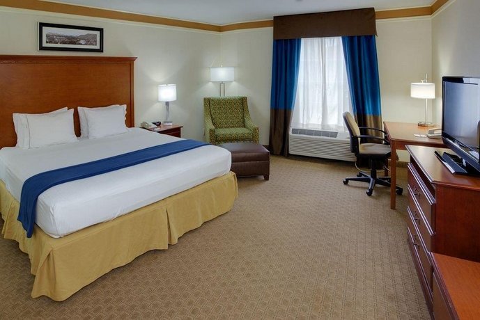 Holiday Inn Express Hotel & Suites Brattleboro