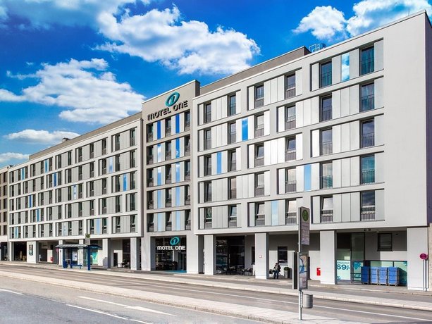 Motel One Munchen-East Side