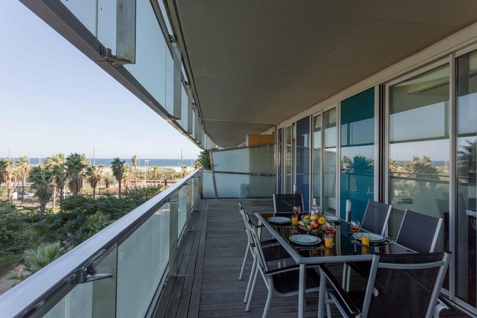 Unique Rentals-Seafront Luxe Suites
