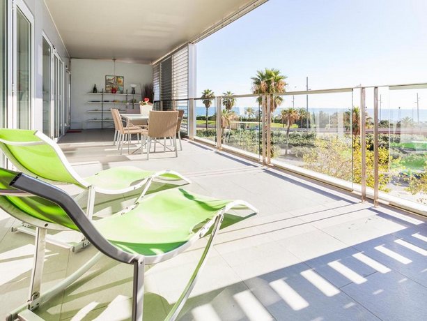 Unique Rentals-Seafront Luxe Suites