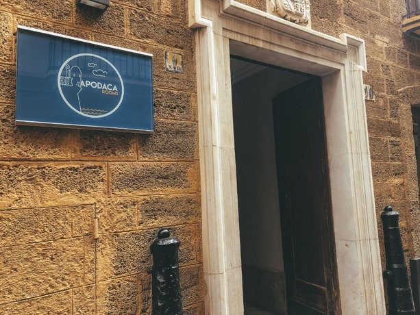 Apodaca Rooms
