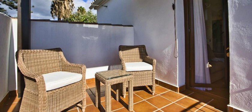 Paloma Blanca Boutique Hotel