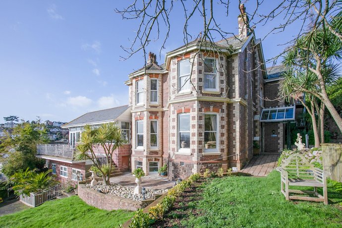 Summerhill Hotel