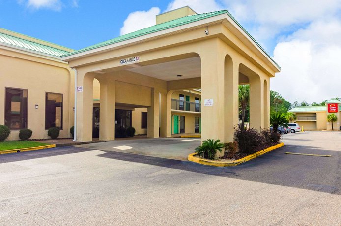 Econo Lodge Inn & Suites Gulfport