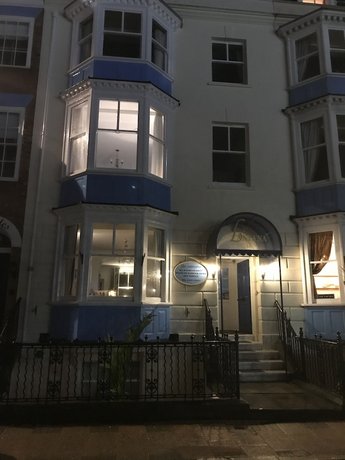 Lantana Guest House