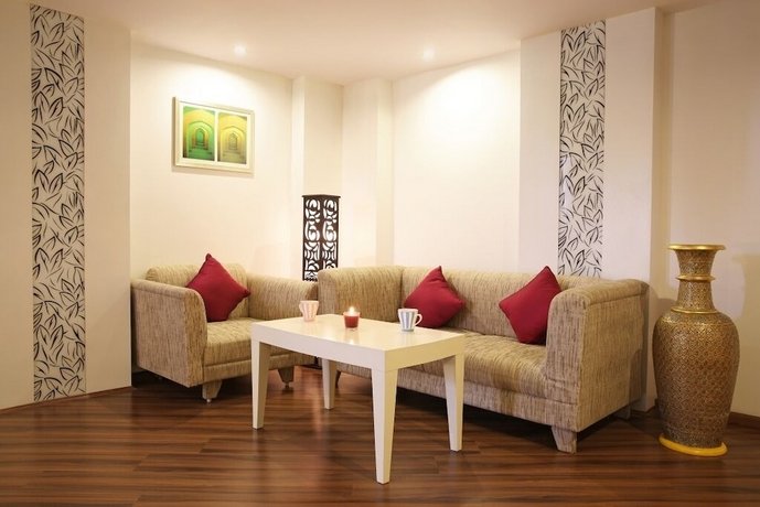 Golden Tulip Jaipur Jaipur