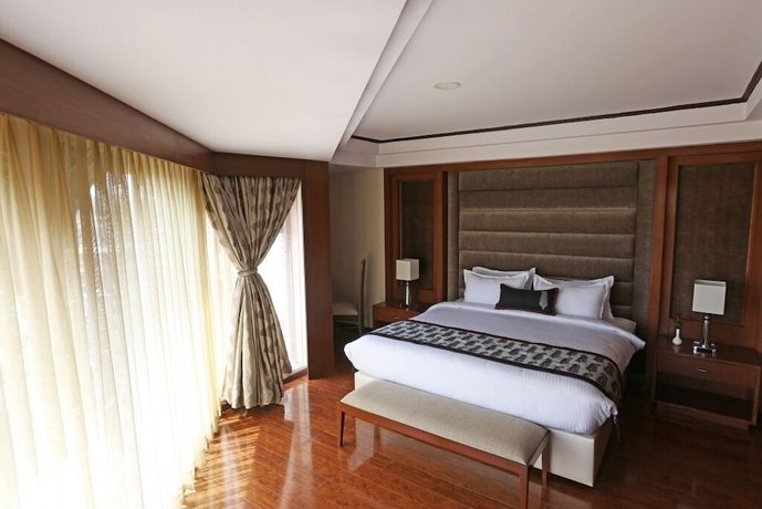 Golden Tulip Jaipur Jaipur