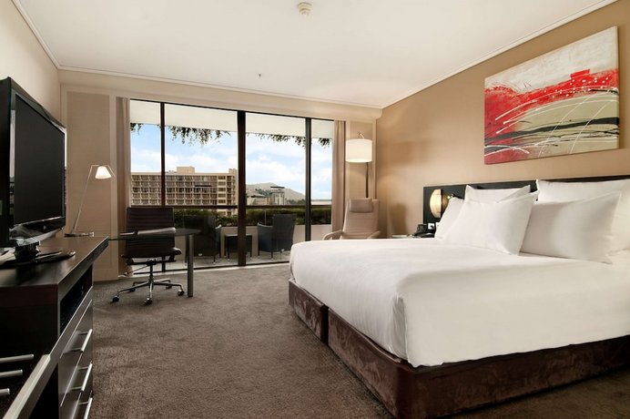 Hilton Cairns