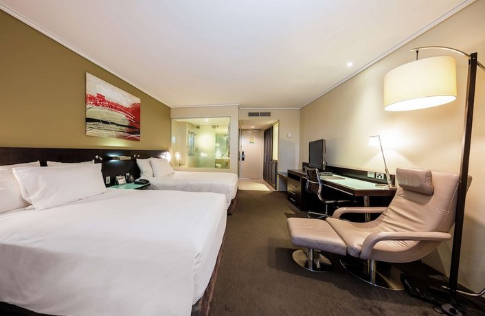 Hilton Cairns