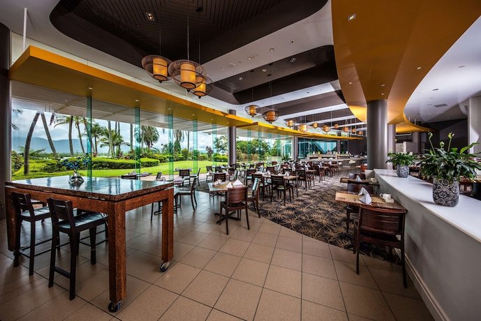 Hilton Cairns