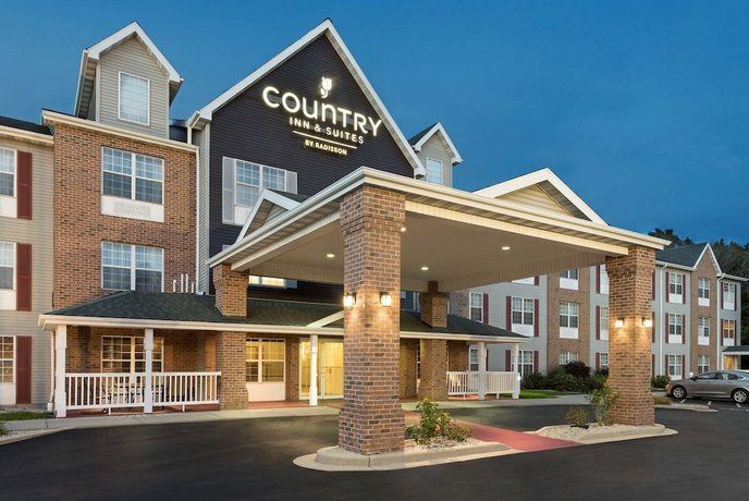 Country Inn & Suites by Radisson Milwaukee Airport WI