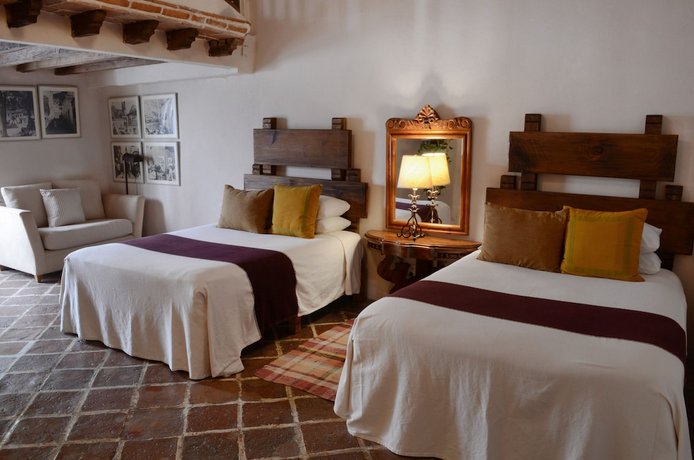 Hotel los Arcos
