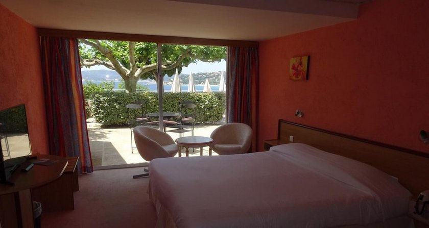 83 Hotel Le Lavandou 