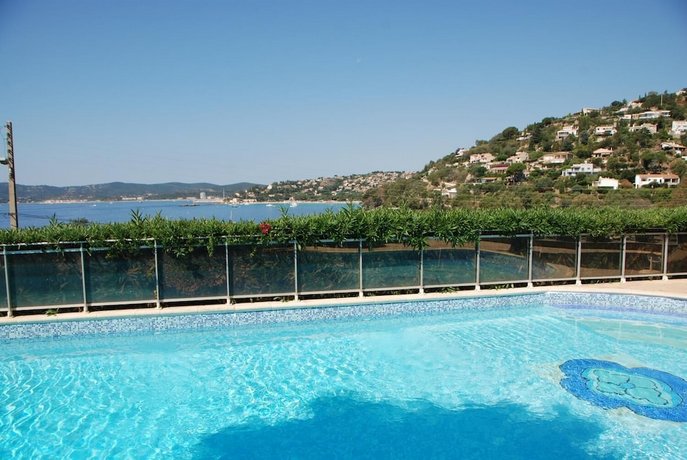 83 Hotel Le Lavandou 