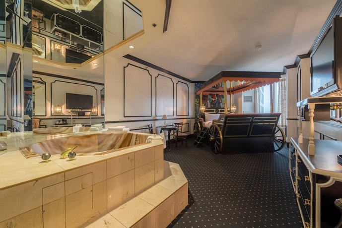 Fantasyland Hotel