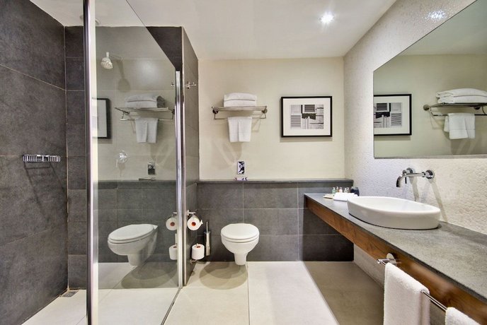 The George Urban Boutique Hotel