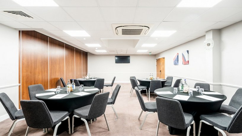 Holiday Inn London Luton Airport