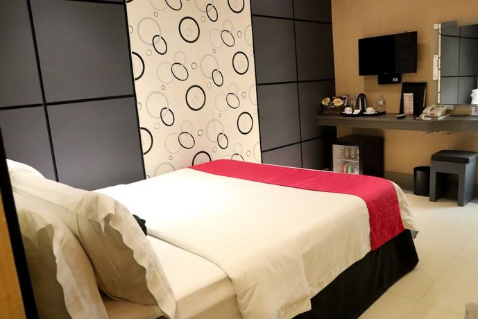 Eloisa Royal Suites