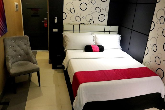 Eloisa Royal Suites