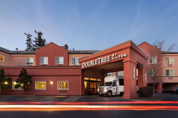 DoubleTree by Hilton Portland Tigard