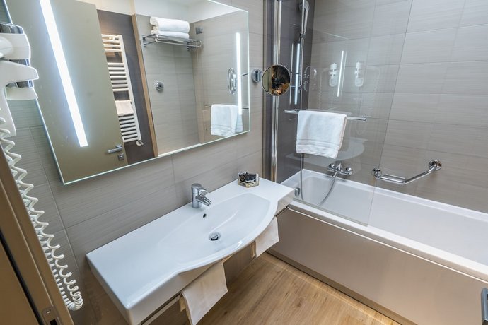 Smart Hotel Holiday
