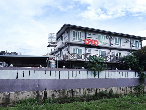 OYO 1103 Borneo Inn