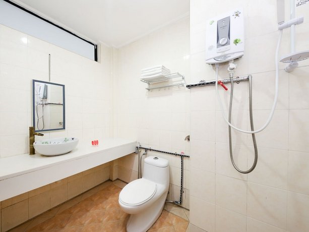 OYO 564 Y Hotel