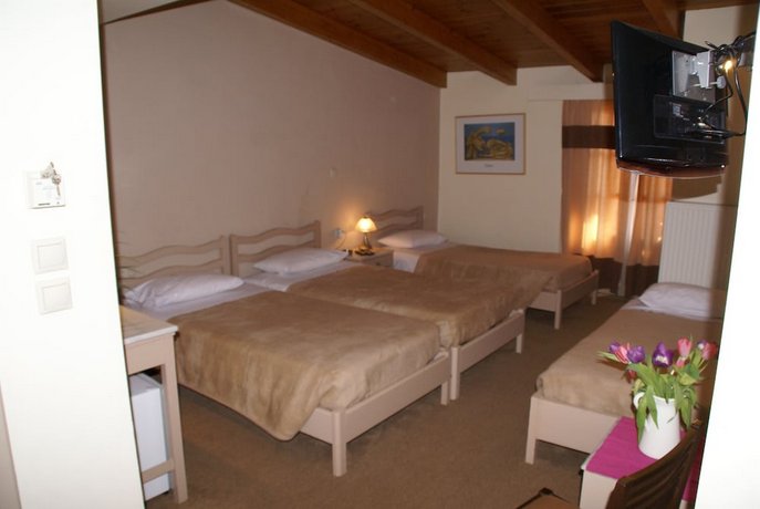 Yria Hotel