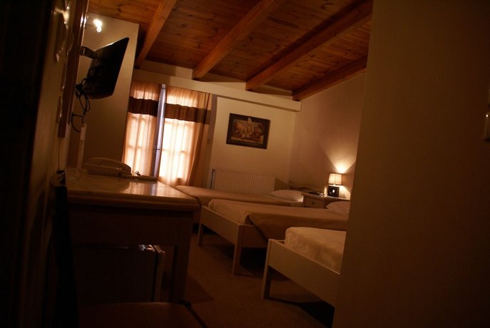 Yria Hotel