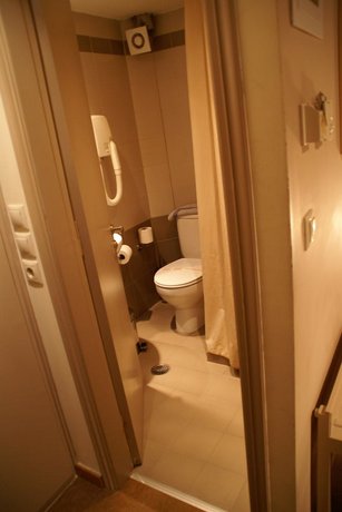 Yria Hotel