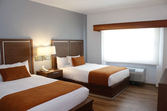 Comfort Inn Monterrey Valle