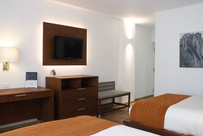 Comfort Inn Monterrey Valle