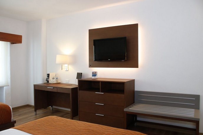 Comfort Inn Monterrey Valle