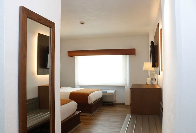 Comfort Inn Monterrey Valle
