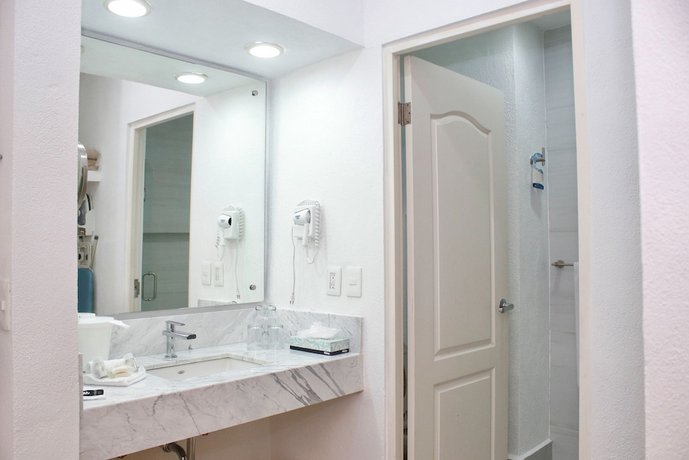 Comfort Inn Monterrey Valle