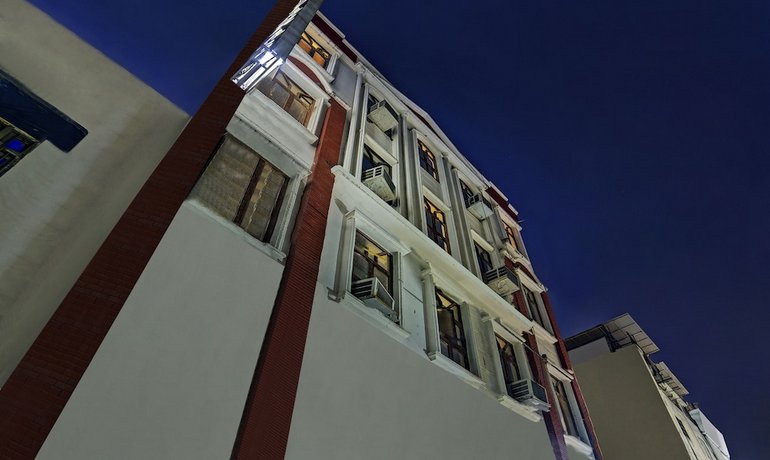 Hotel Paras International