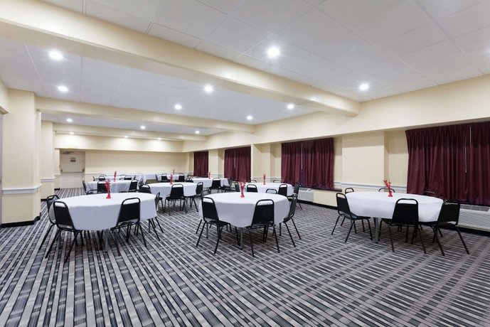 Days Inn by Wyndham Chester Philadelphia Airport