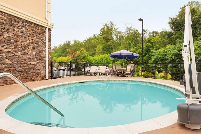 Country Inn & Suites by Radisson Asheville West Biltmore Estate NC