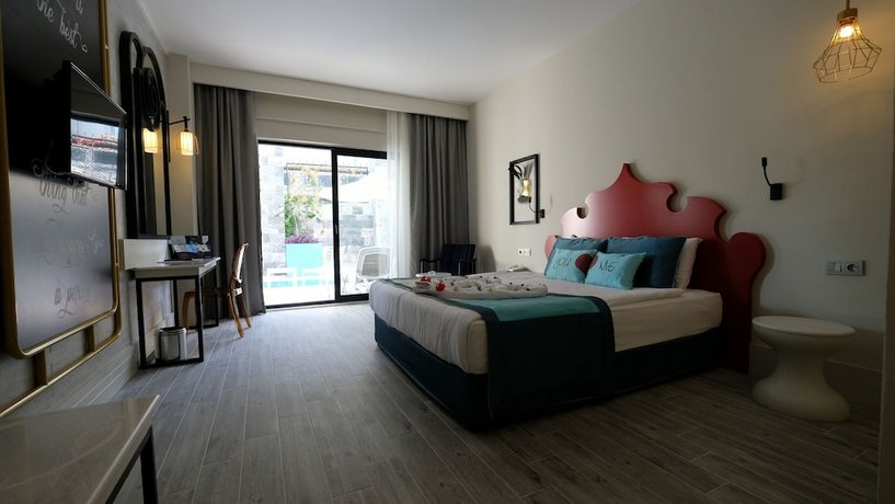 Side Valentine Resort&Spa