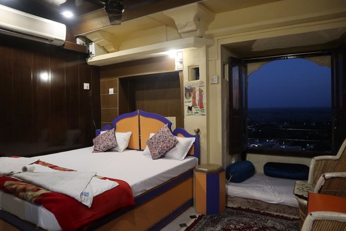 Hotel Paradise Palace on Fort