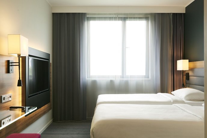 Moxy Oslo X