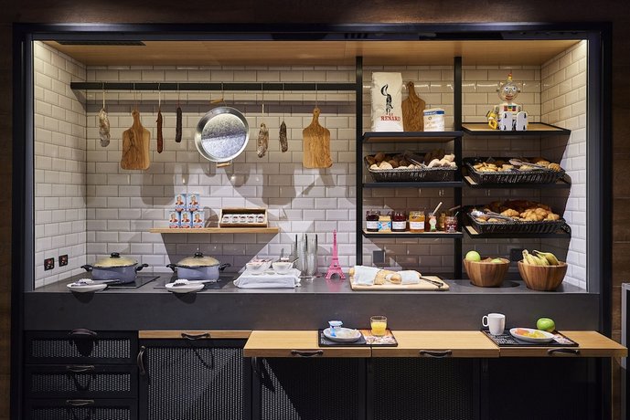 Moxy Oslo X