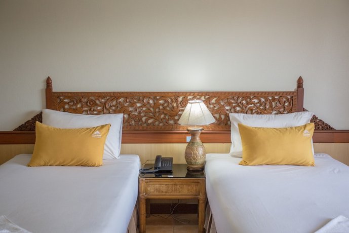 100 Islands Resort & Spa