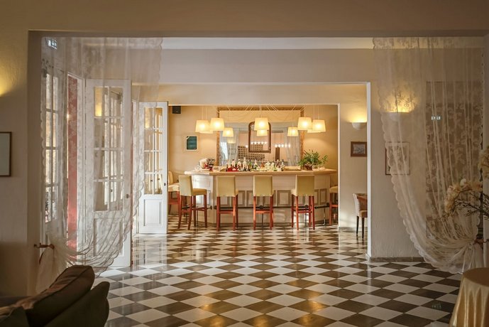 Opera Blue Hotel