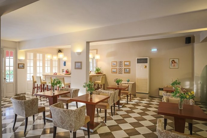 Opera Blue Hotel