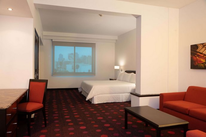 Radisson San Isidro Hotel & Suites