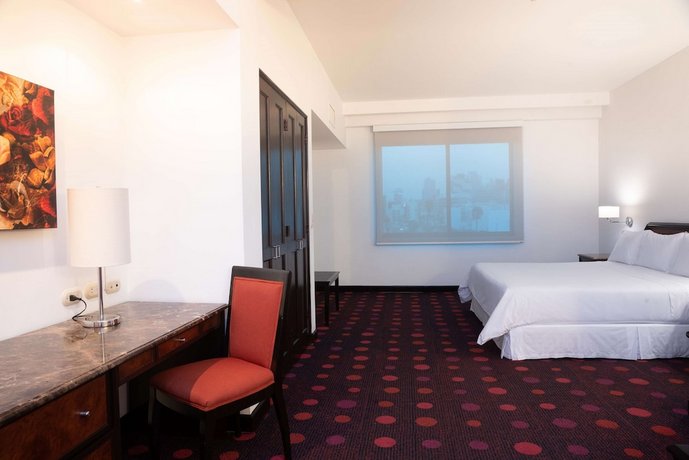 Radisson San Isidro Hotel & Suites