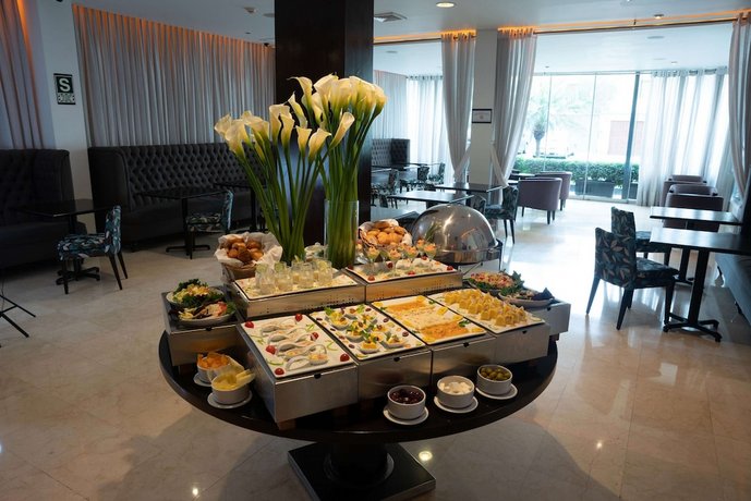 Radisson San Isidro Hotel & Suites