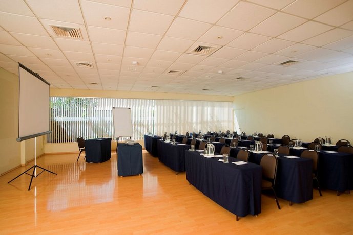 Radisson San Isidro Hotel & Suites