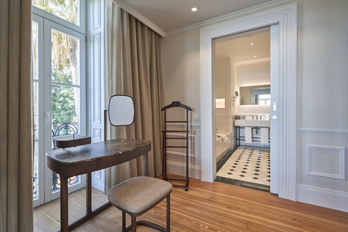 Les Suites at Cliff Bay Portobay